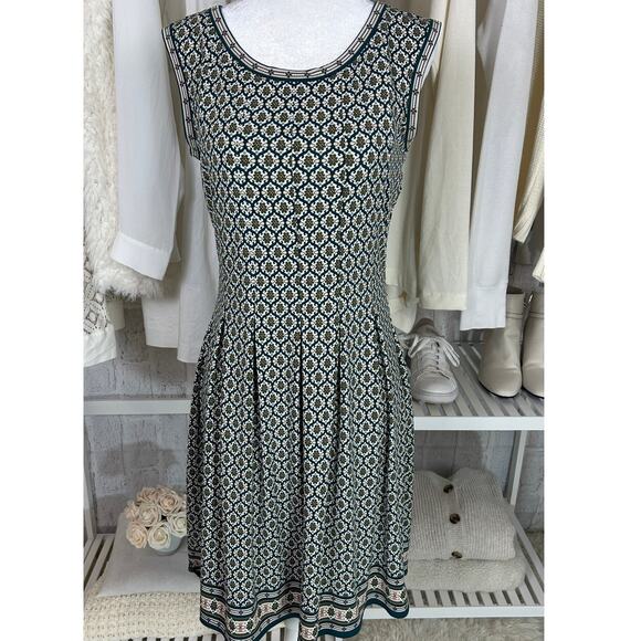 Max Studio Dresses & Skirts - Max Studio Women's Size S Dark Green Floral Print Boho Pleated Dress #0556